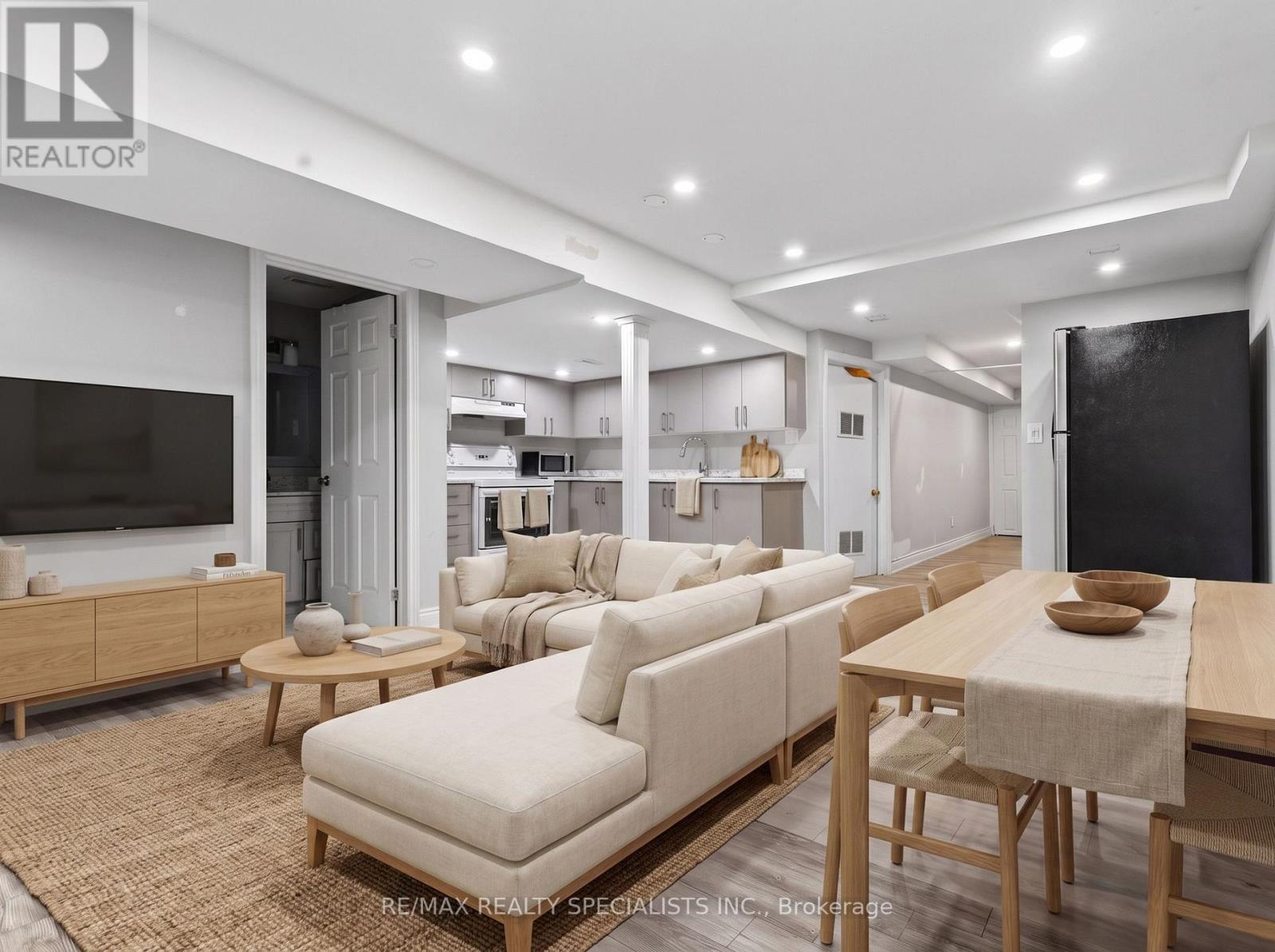 4134 CLEVEDON DRIVE - 35