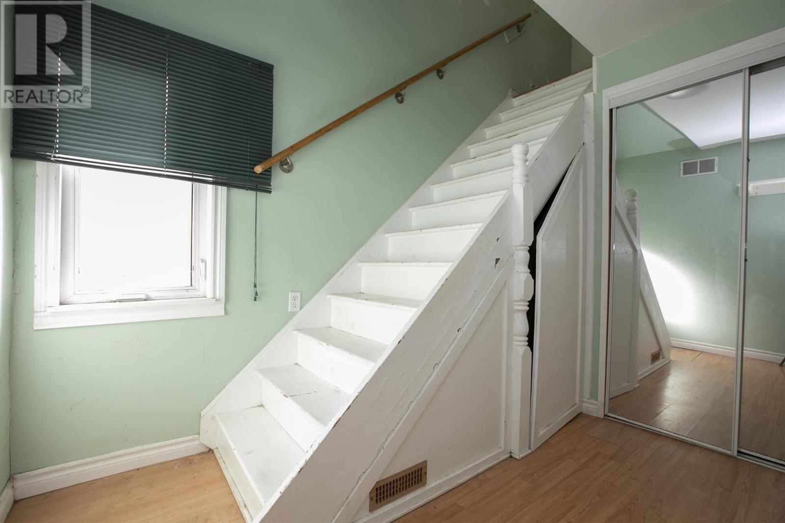 196 Elmwood AVE - 19