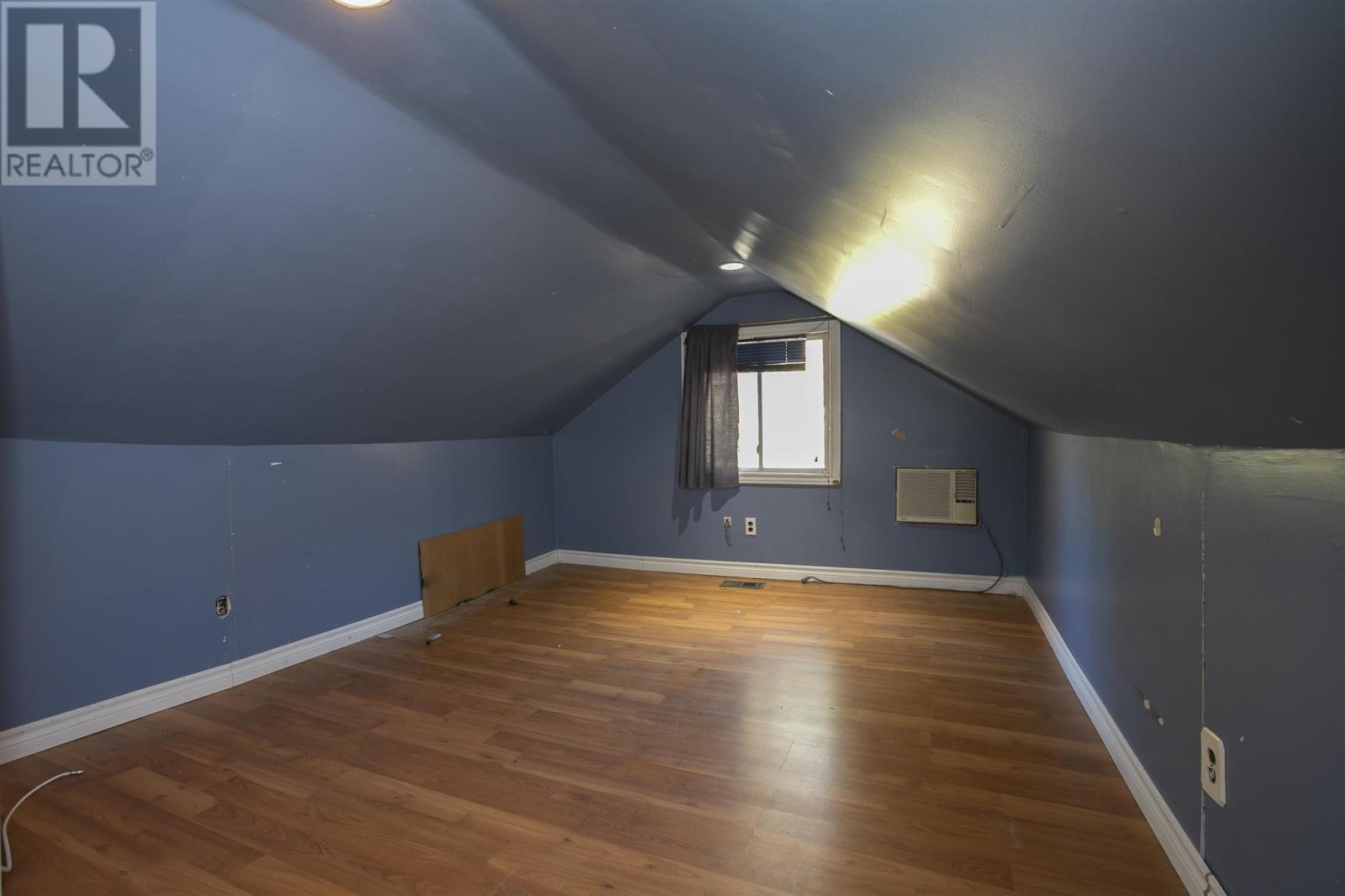 196 Elmwood AVE - 24
