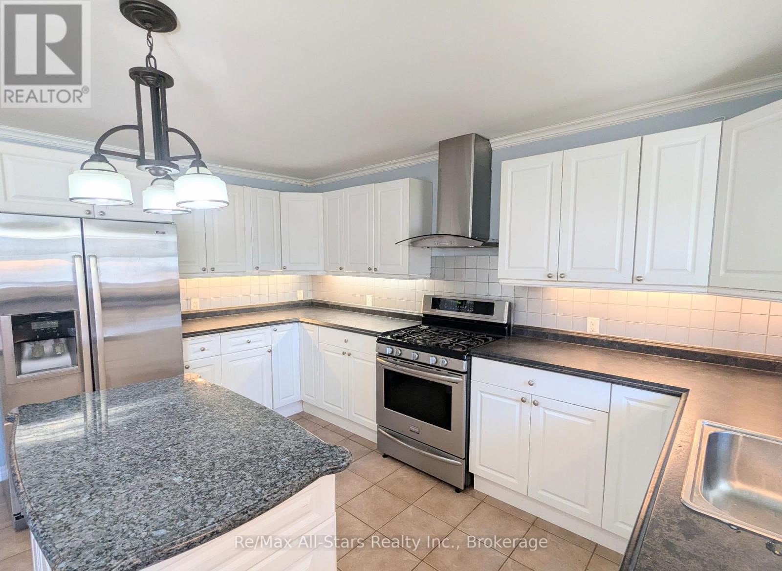 32 Churchill Crescent, Kawartha Lakes, ON photo 11