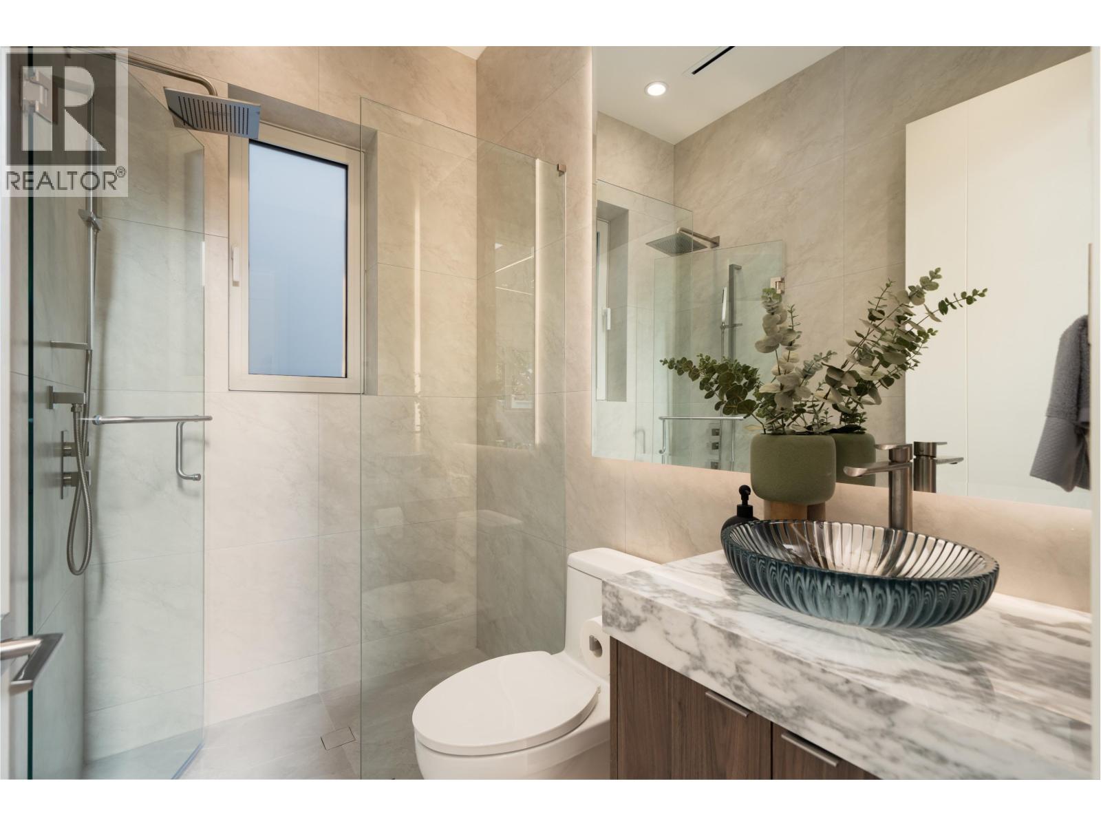 Photo of 1 6898 ADERA STREET 6
