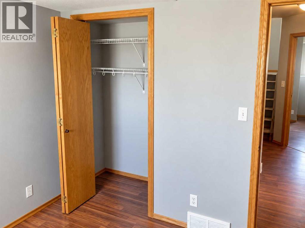 231 & 233 Kendrew Drive, Red Deer — photo 25