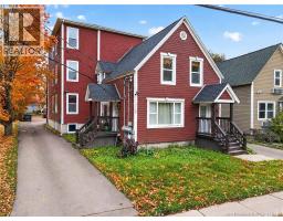121 Elmwood Drive, photo 3