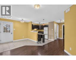 121 Elmwood Drive, photo 4