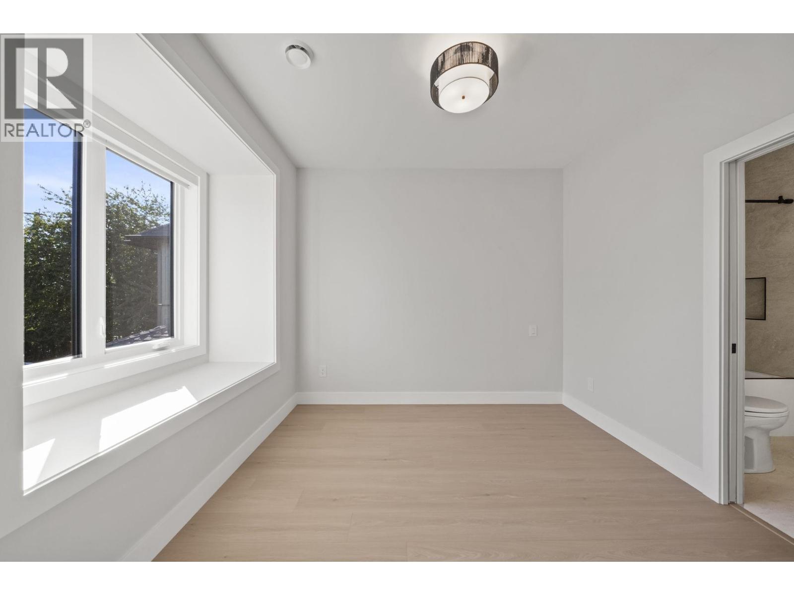 Photo of 1 10931 SOUTHPORT ROAD 31