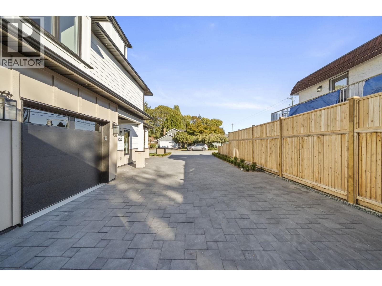 Photo of 1 10931 SOUTHPORT ROAD 40
