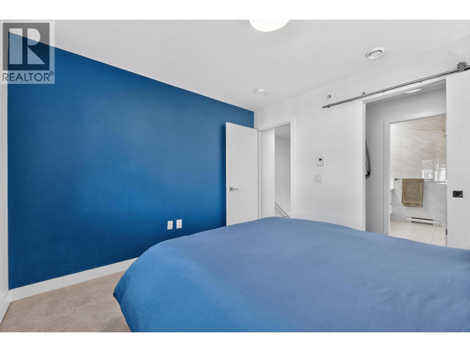 Photo of 3 2145 PRAIRIE AVENUE 21