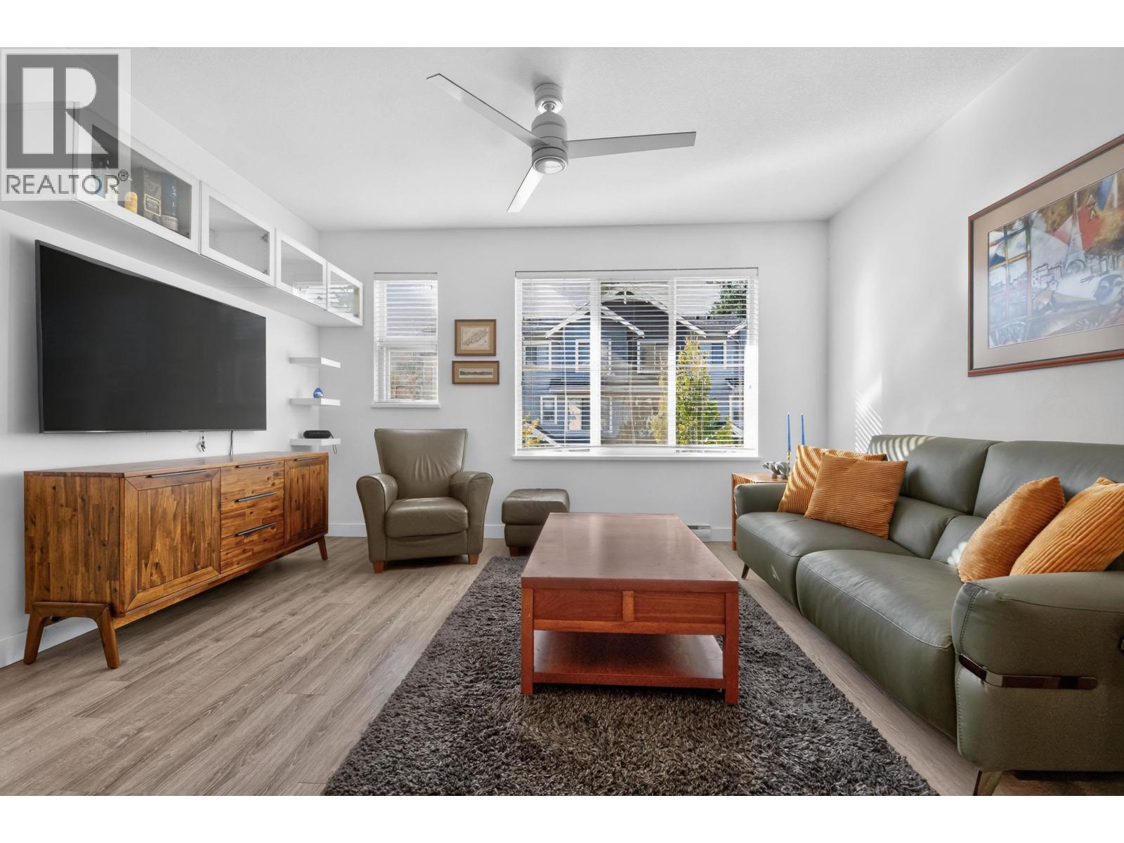 Photo of 3 2145 PRAIRIE AVENUE 3