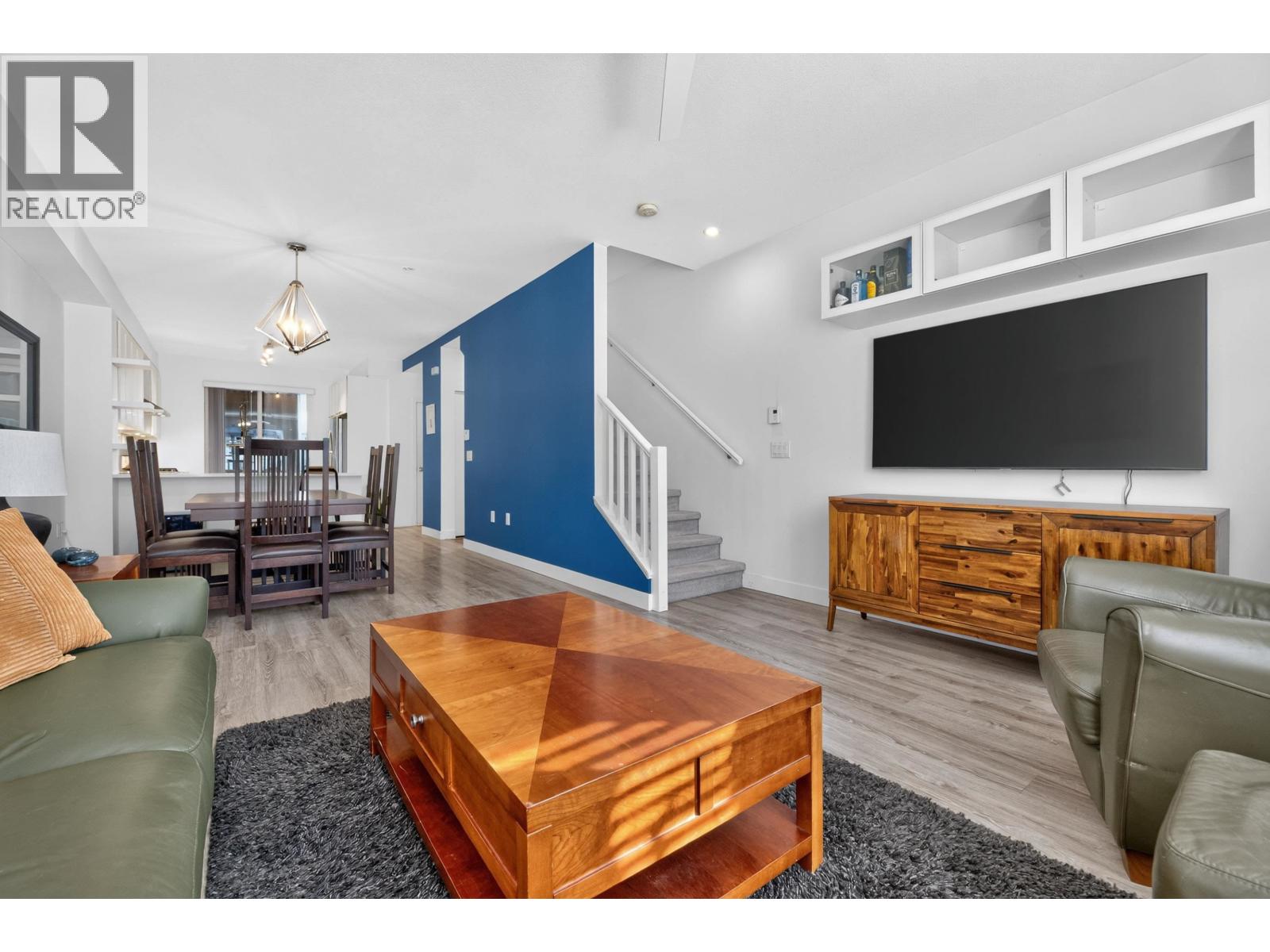 Photo of 3 2145 PRAIRIE AVENUE 5