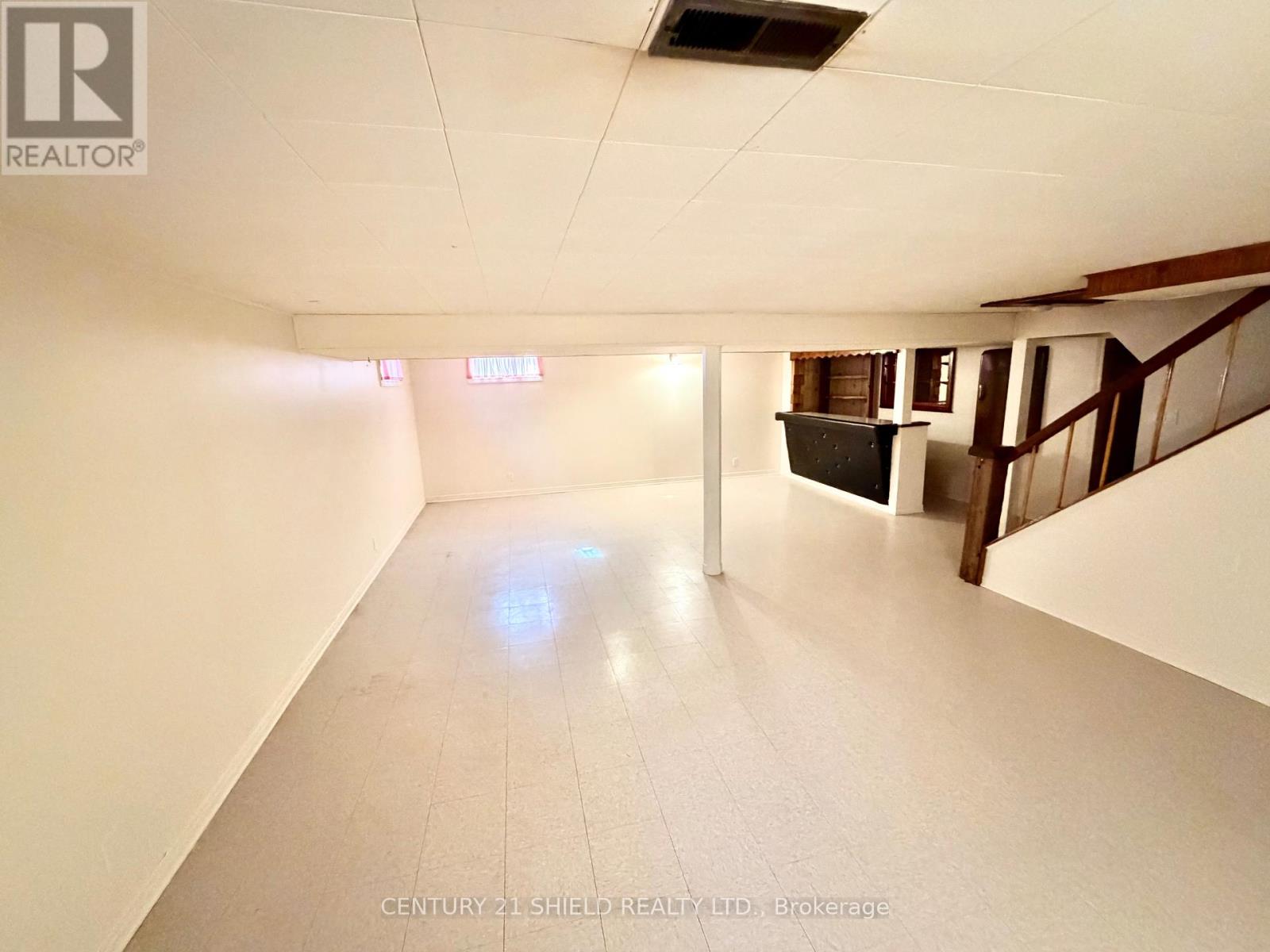 1216 HENRY STREET - 19