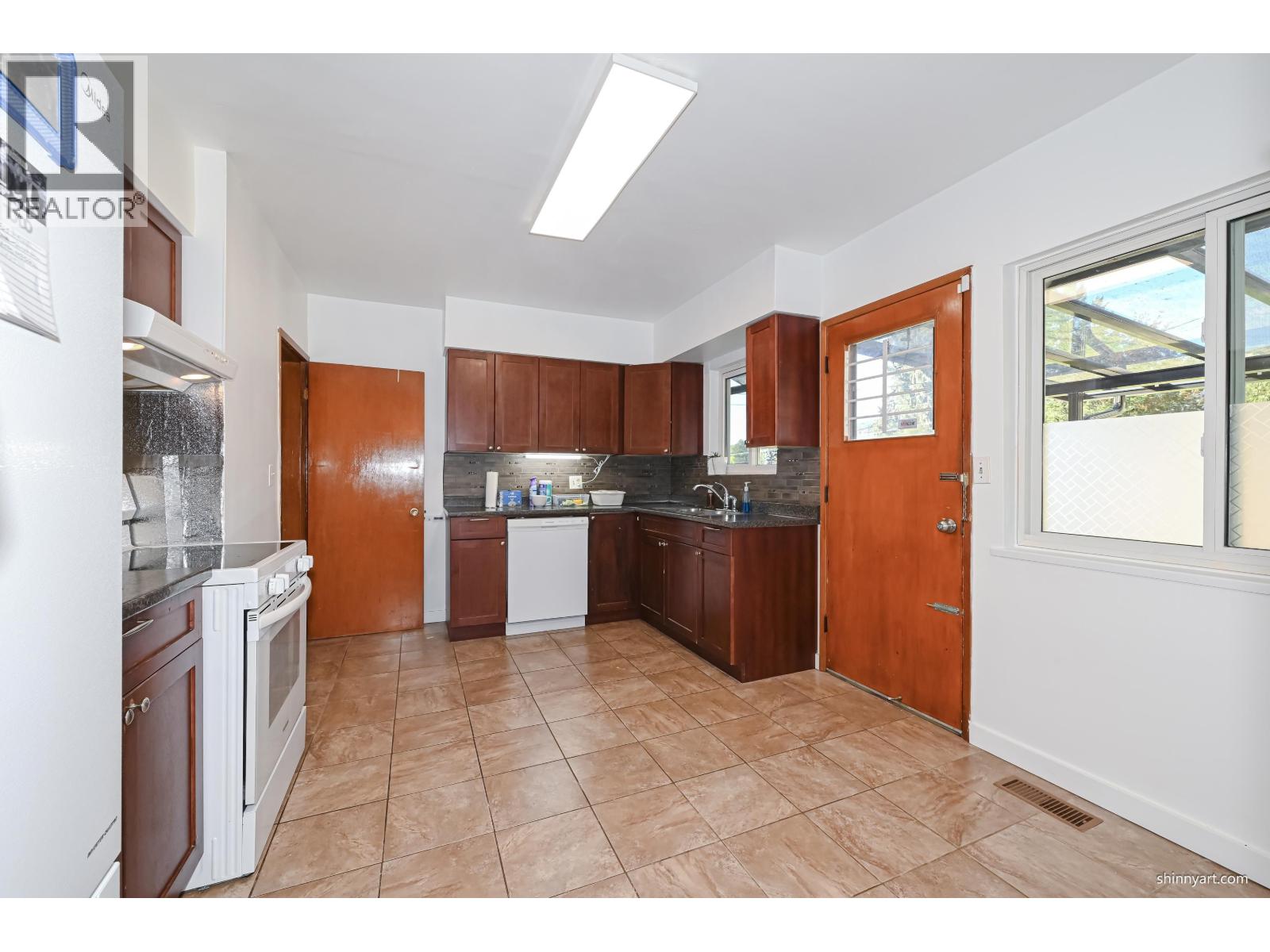 5 Bed, 2 Bath House for Sale in Burnaby – 9645 DAVID DRIVE, Burnaby – MLS# R3177008 - Image 8