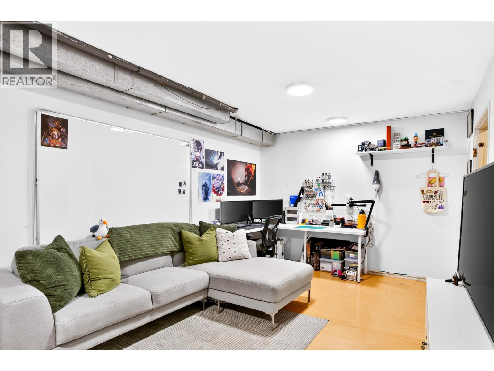 Photo of 1112 ALDERSIDE ROAD 26