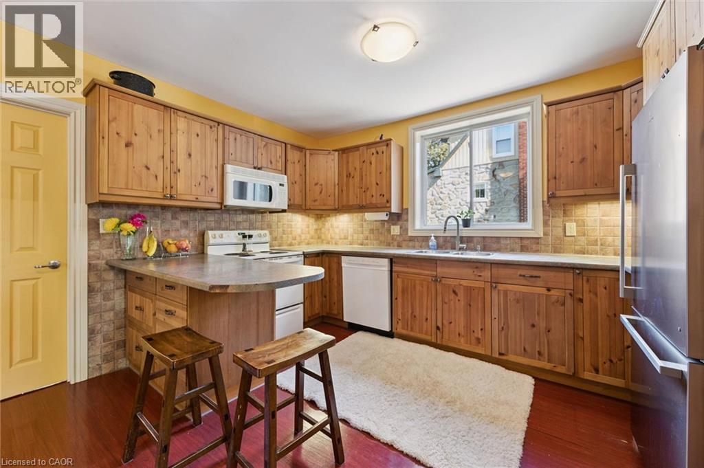 74 SELKIRK Street - 9