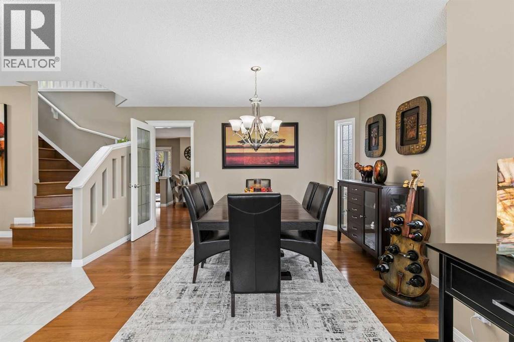 278 Douglasdale Point SE photo 4