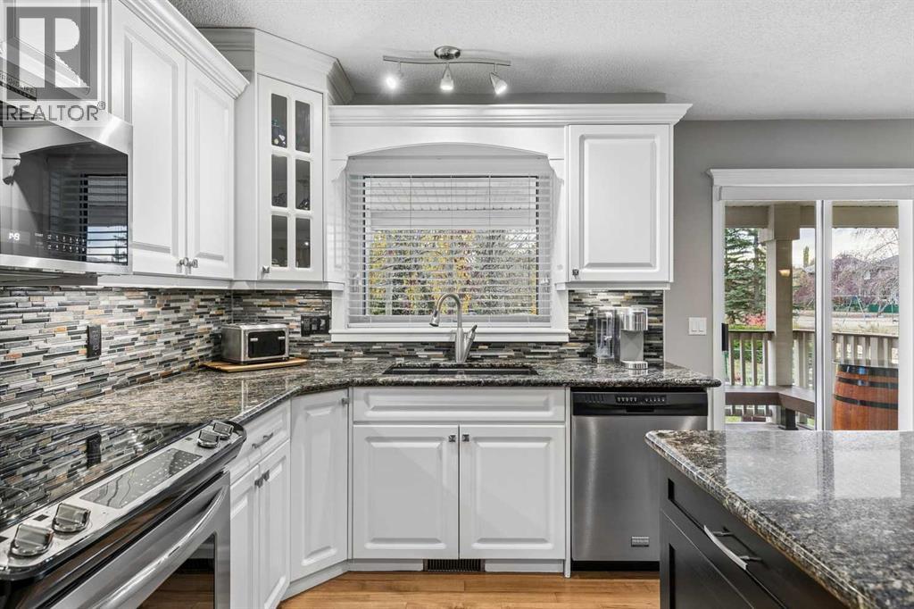 278 Douglasdale Point SE photo 9