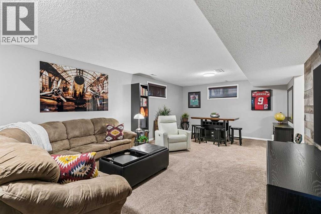 278 Douglasdale Point SE photo 27