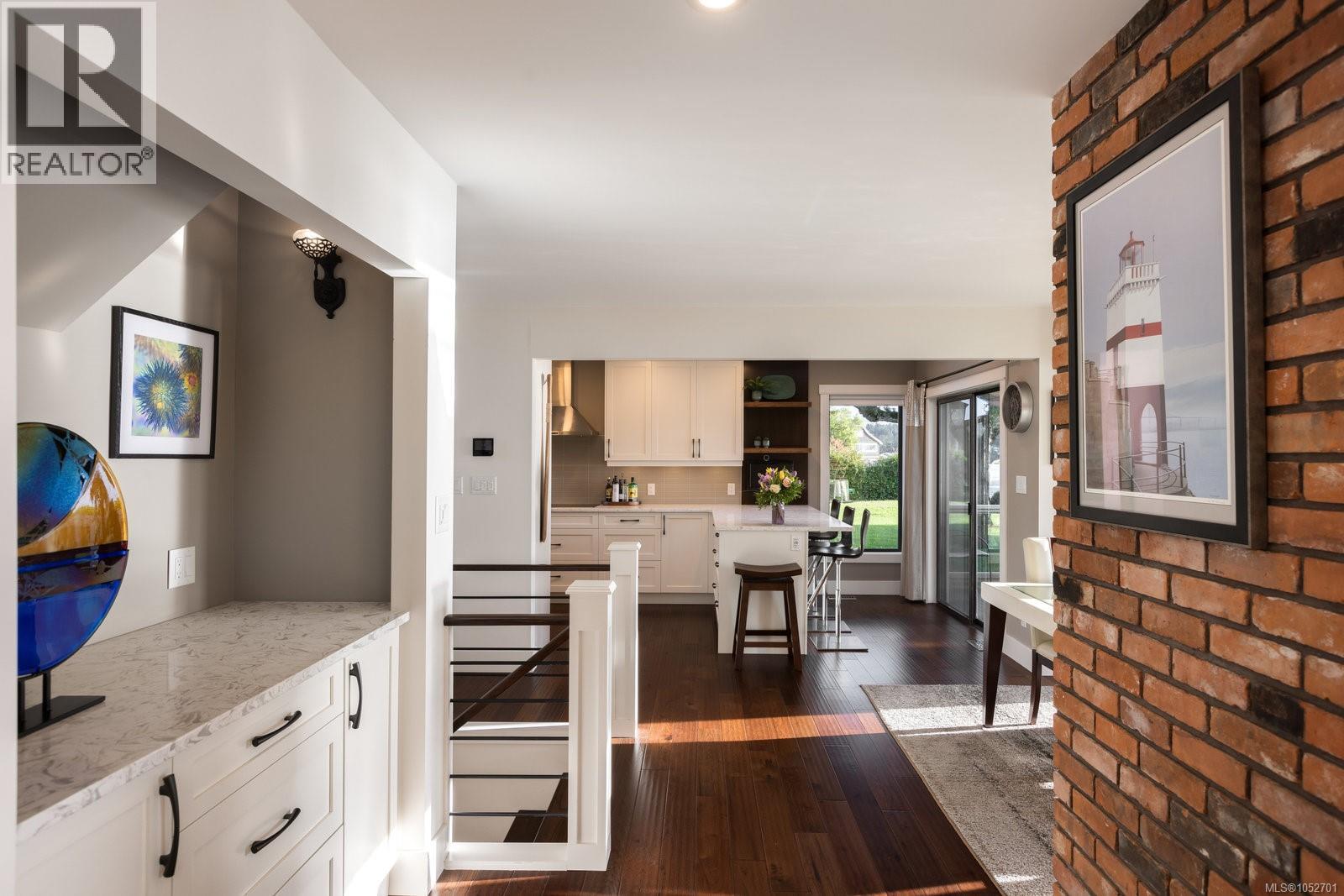  10639 Blue Heron Road, North Saanich