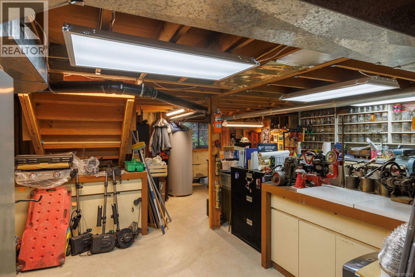  10639 Blue Heron Road, North Saanich