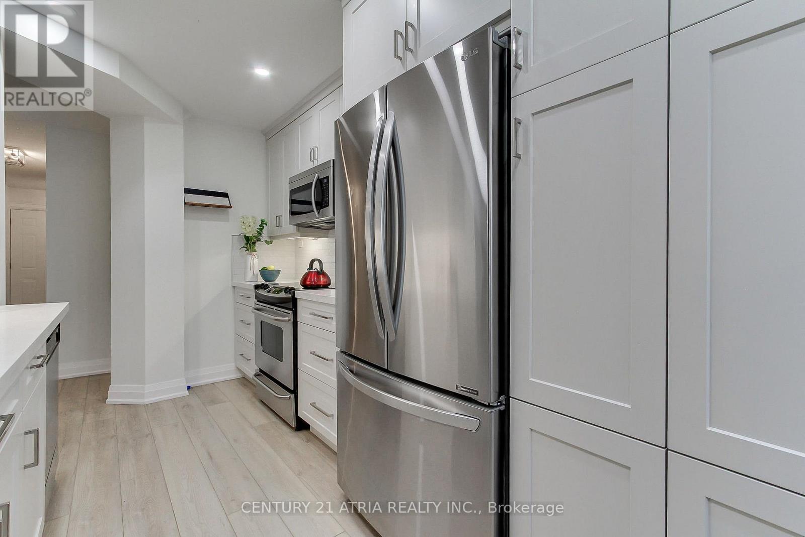 27 Anderson Place, Aurora, ON photo 7