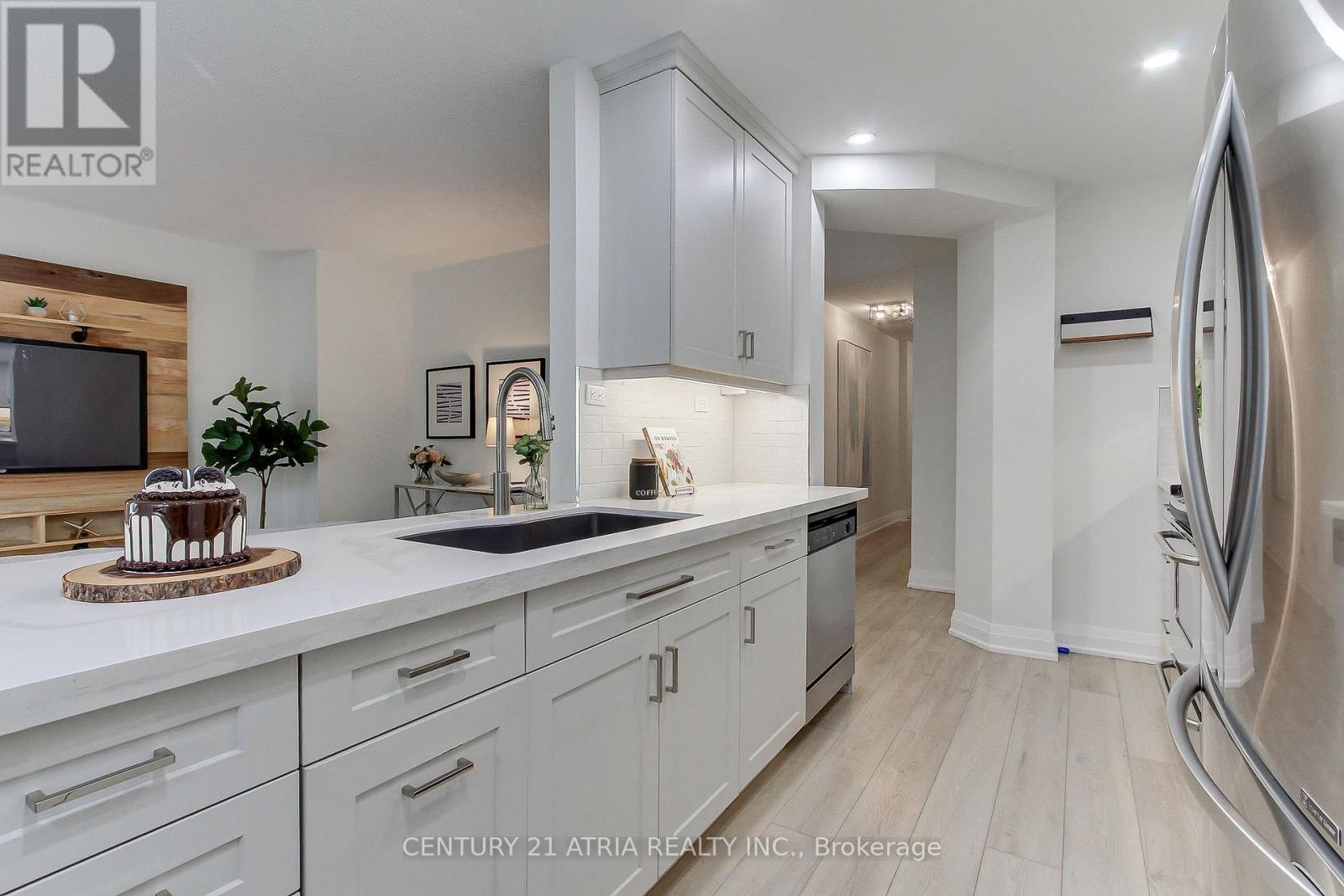 27 Anderson Place, Aurora, ON photo 9