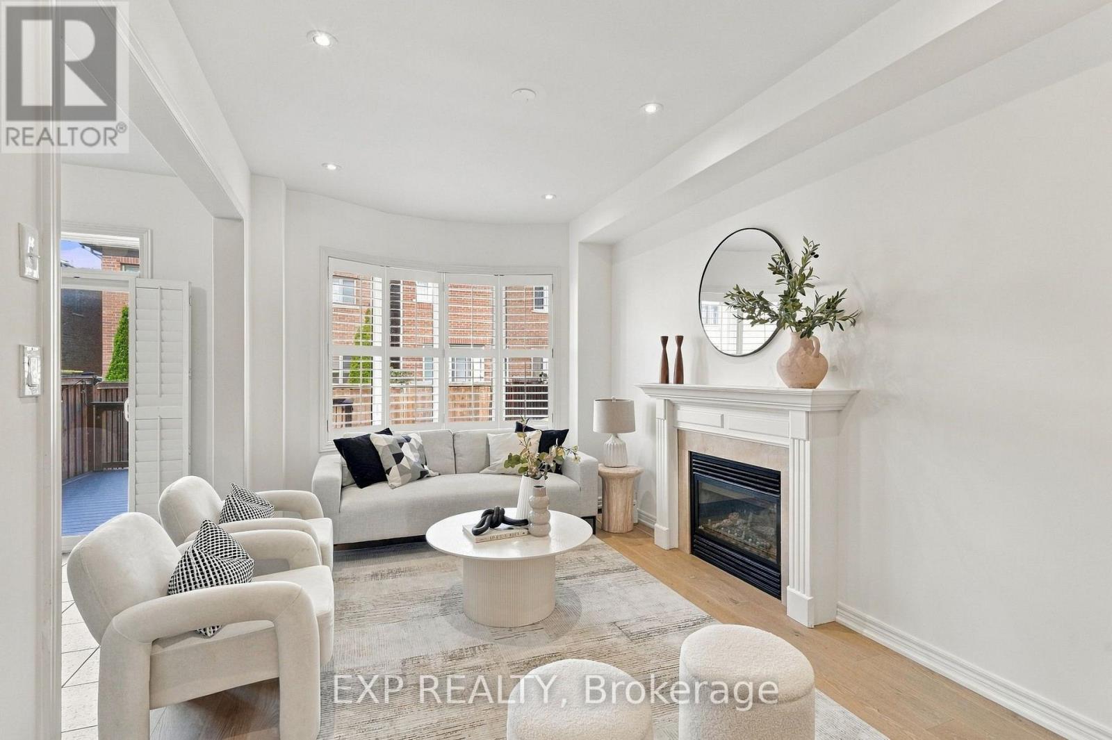 262 Wilfred Murison Avenue, Markham, ON photo 2