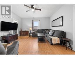 Living room - 38 Glenmorris Street, Cambridge, ON N1S2Y2 Photo 6