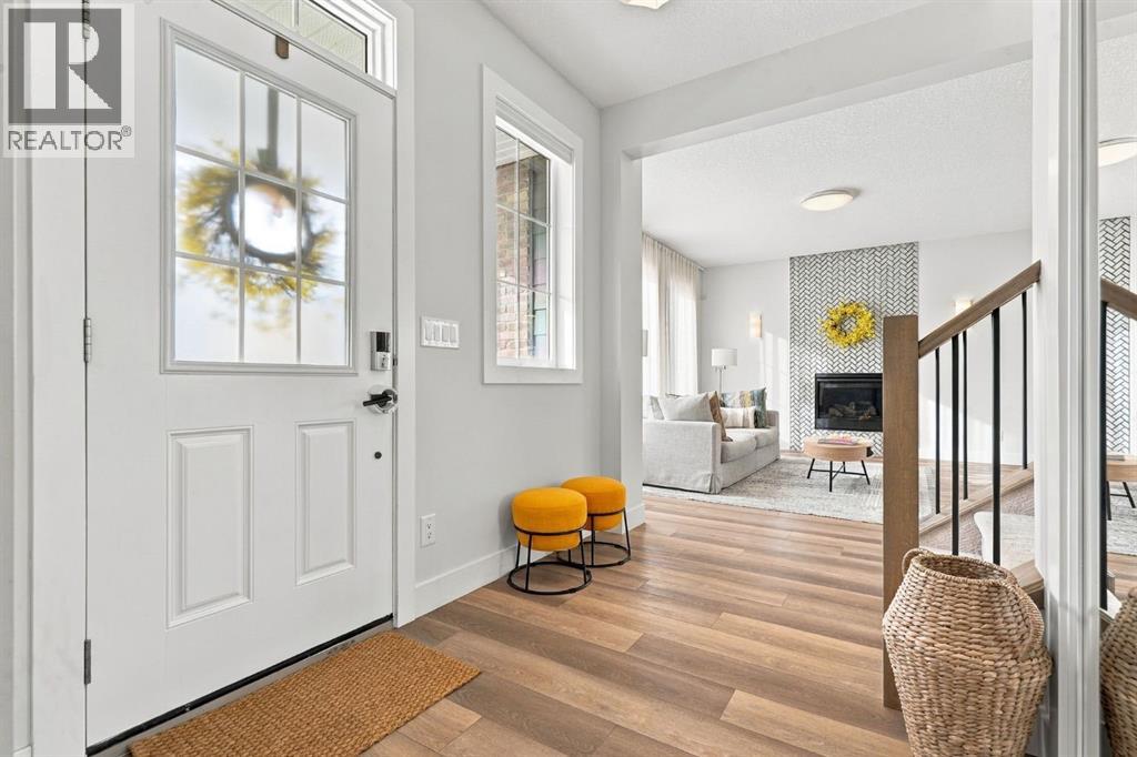 24 Yorkville Terrace SW photo 3