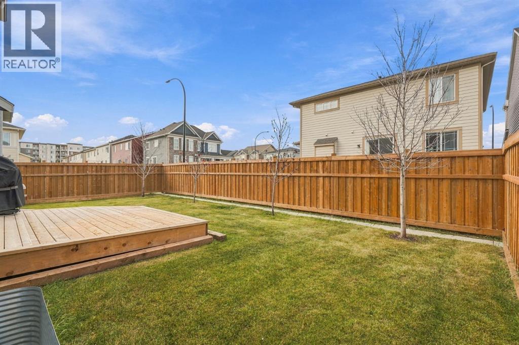 24 Yorkville Terrace SW photo 48