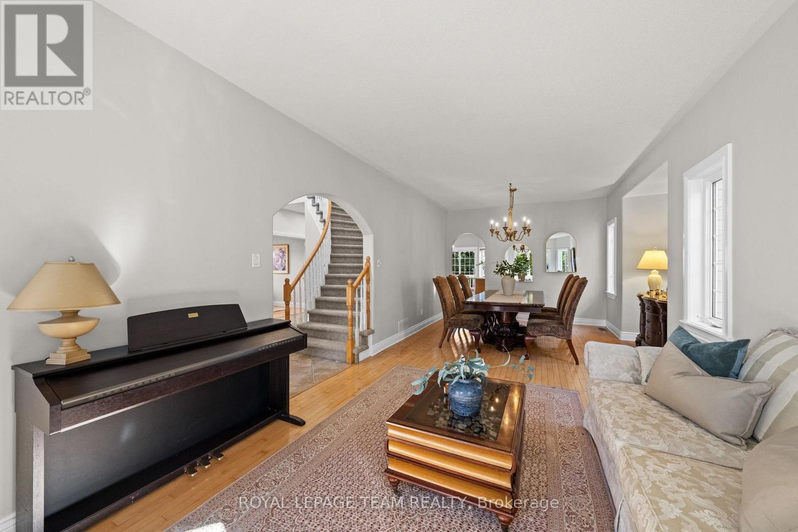 136 SHAUGHNESSY CRESCENT - 11