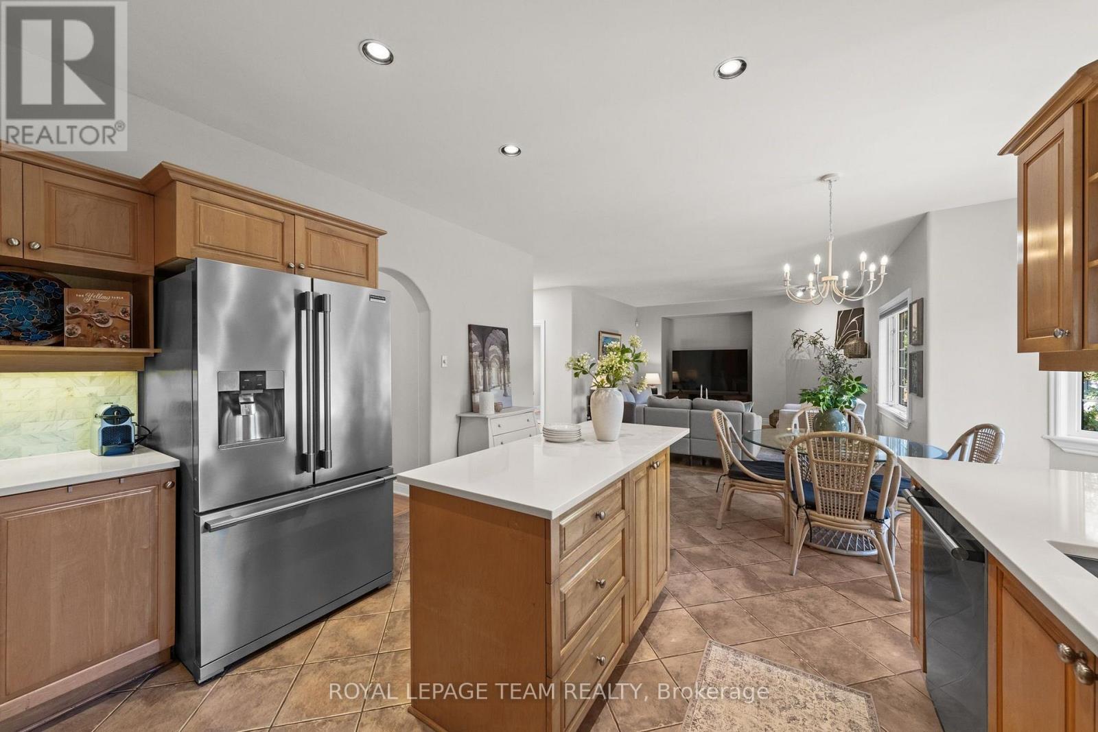 136 SHAUGHNESSY CRESCENT - 15