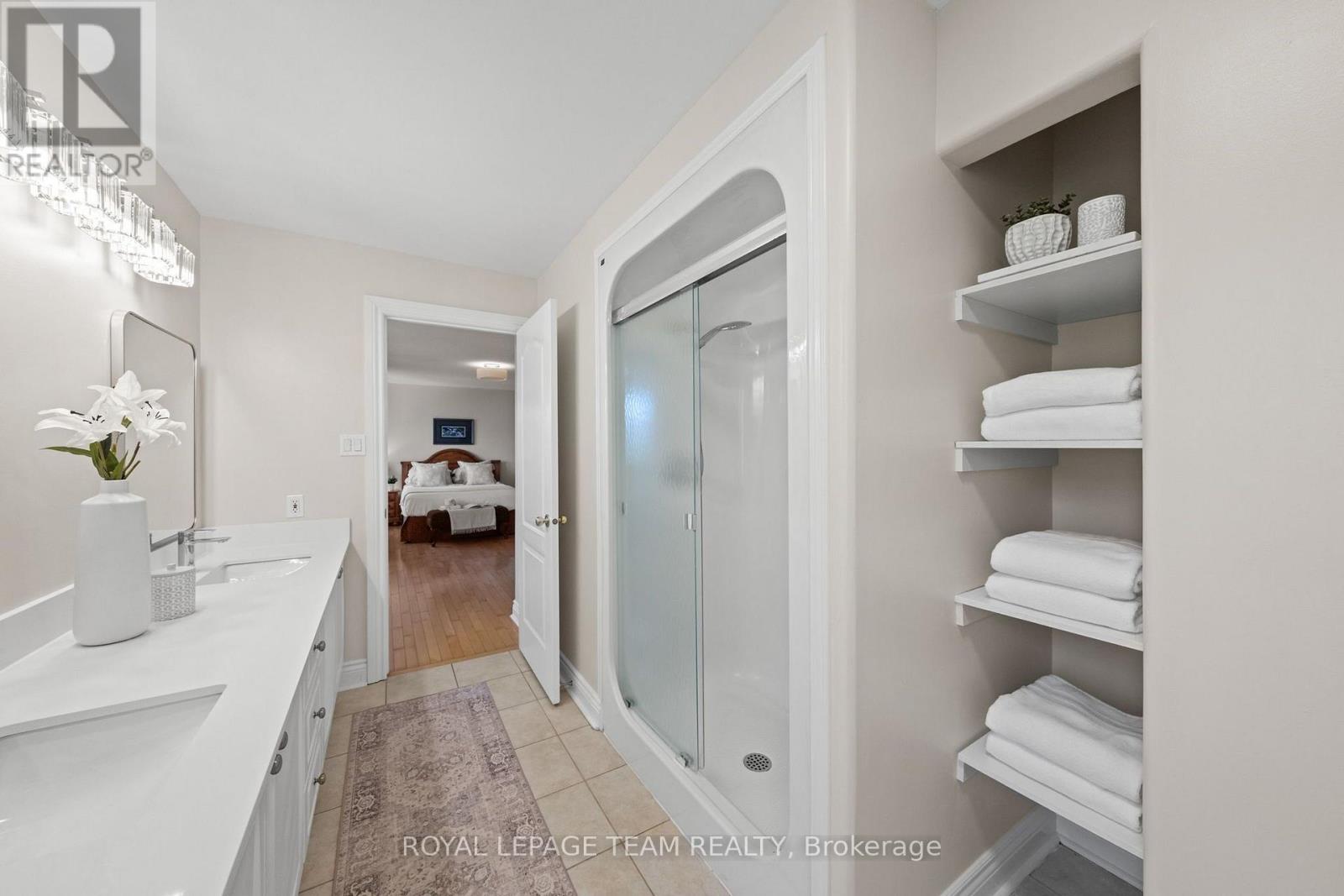 136 SHAUGHNESSY CRESCENT - 28