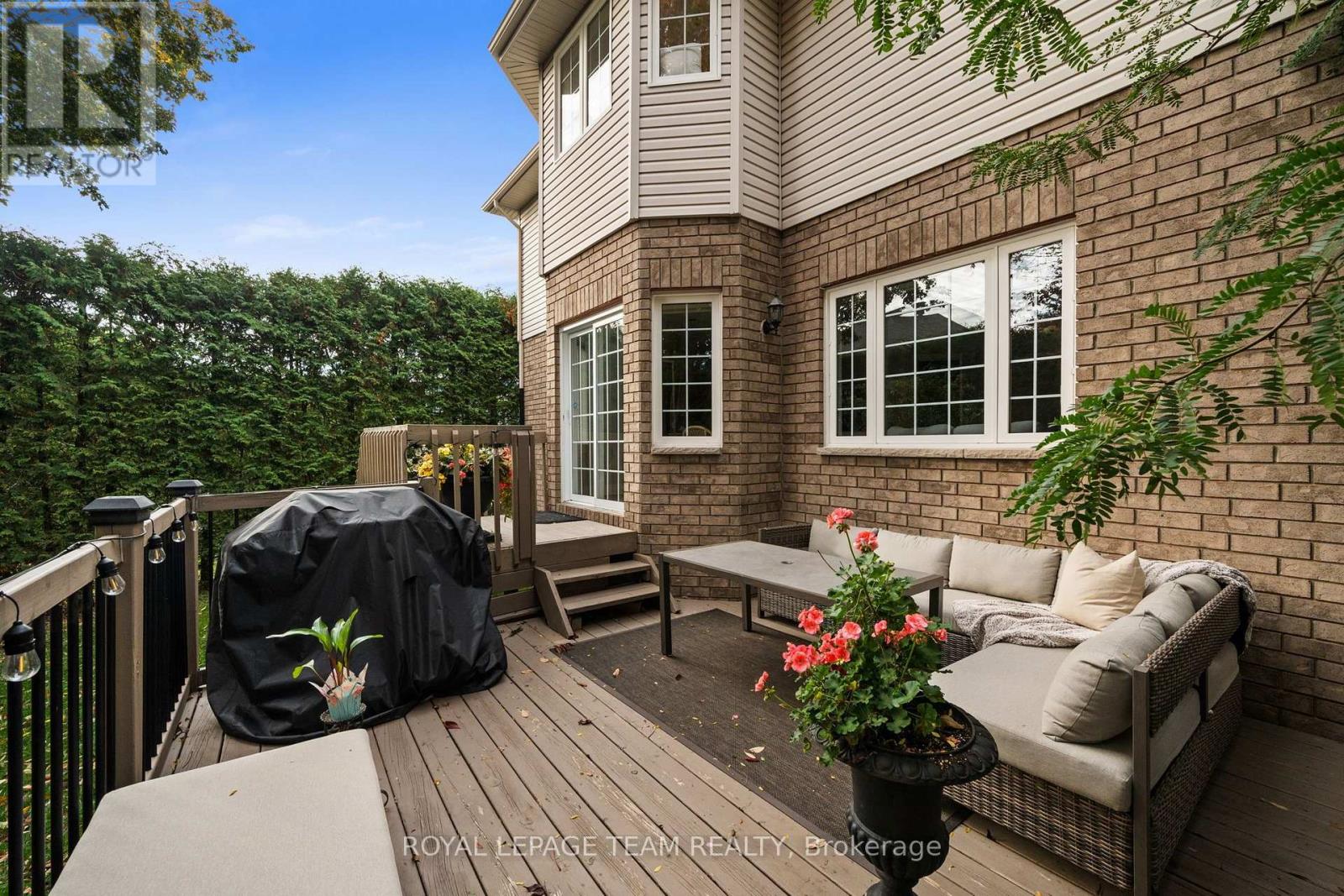 136 SHAUGHNESSY CRESCENT - 46