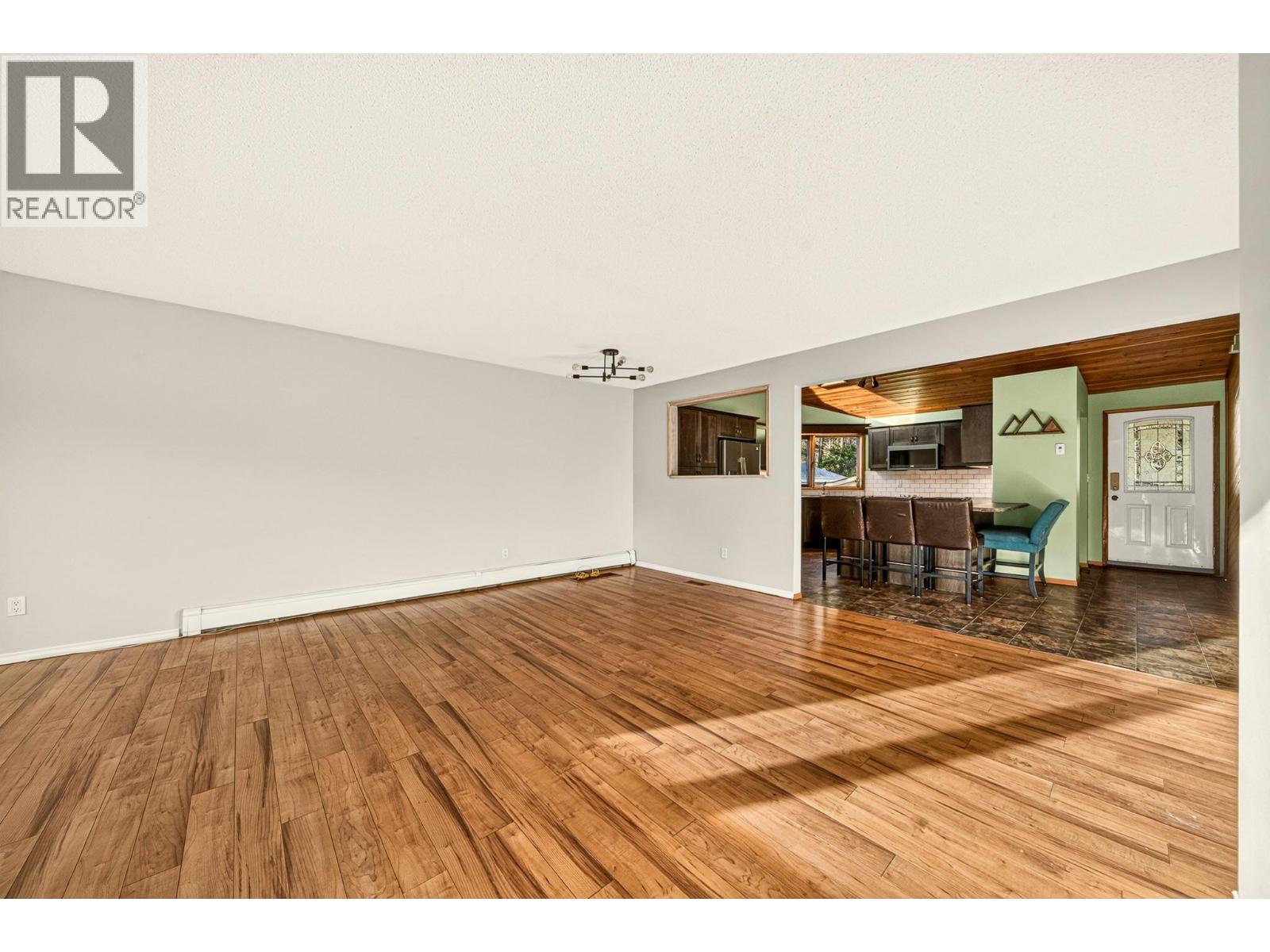 407 Maple Street - 8