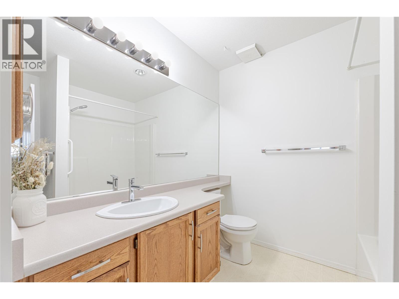 13014 ARMSTRONG Avenue Unit# 208, Summerland