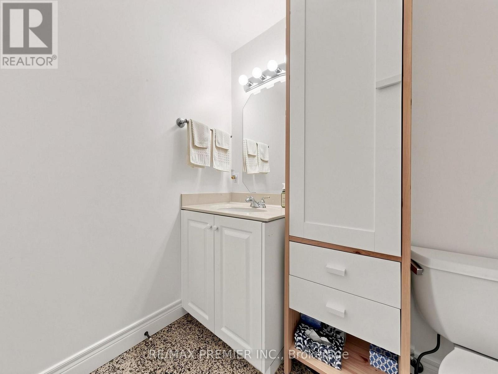#301- 30 Anglesey Boulevard, Toronto, ON photo 18