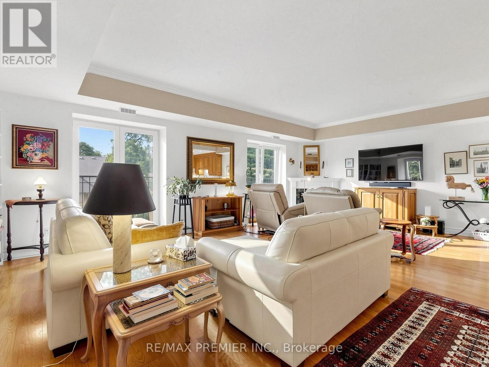 #301 - 30 ANGLESEY BOULEVARD, Toronto (Edenbridge-Humber Valley) — photo 2
