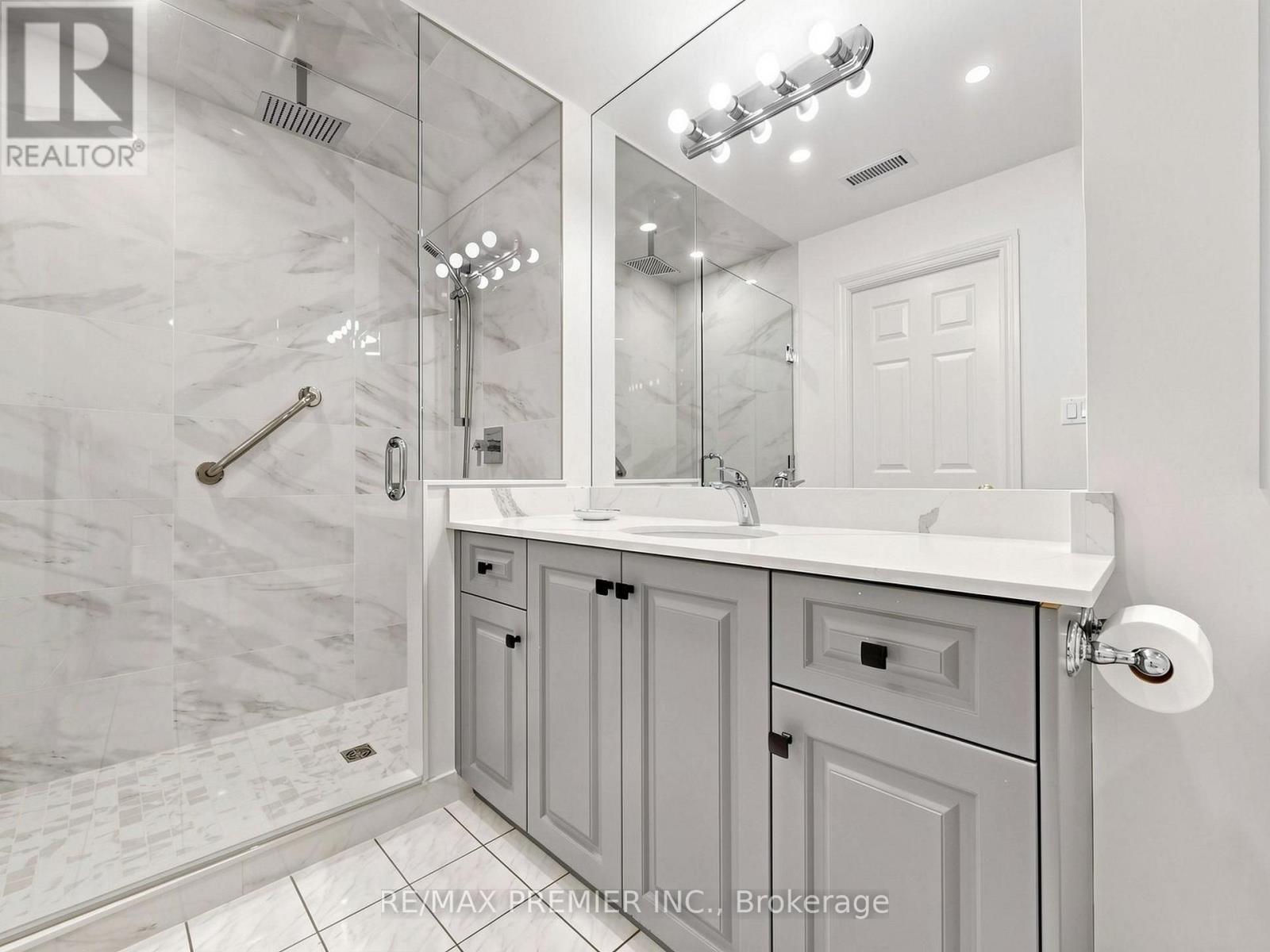 #301- 30 Anglesey Boulevard, Toronto, ON photo 31
