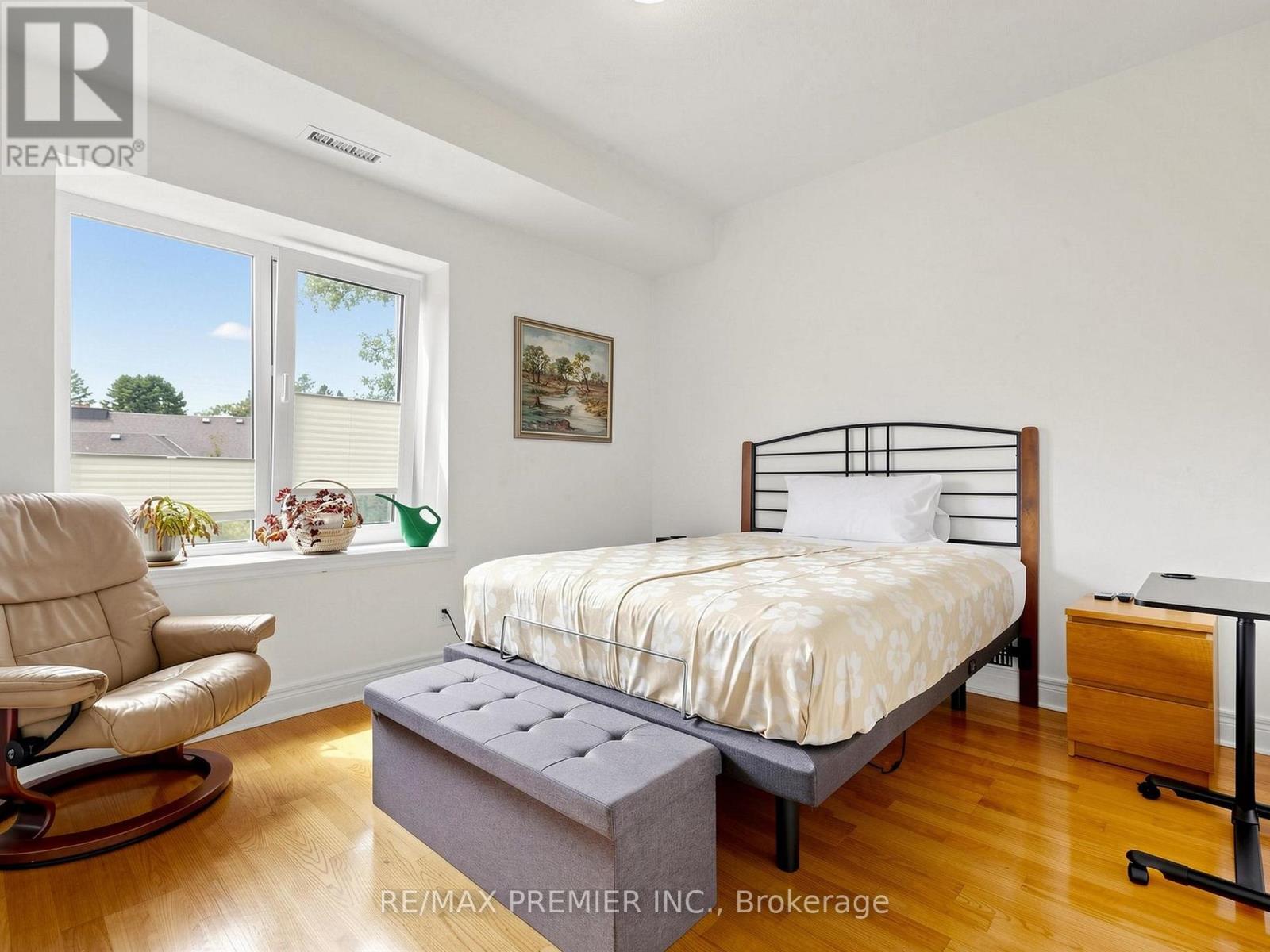 #301- 30 Anglesey Boulevard, Toronto, ON photo 19