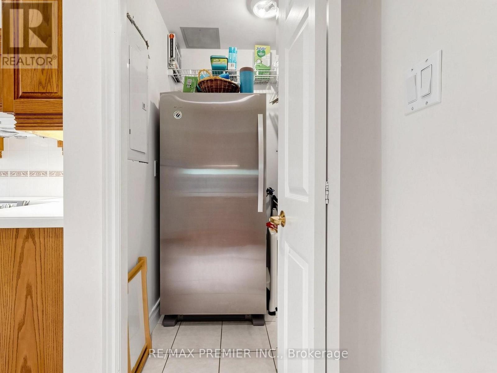#301- 30 Anglesey Boulevard, Toronto, ON photo 34
