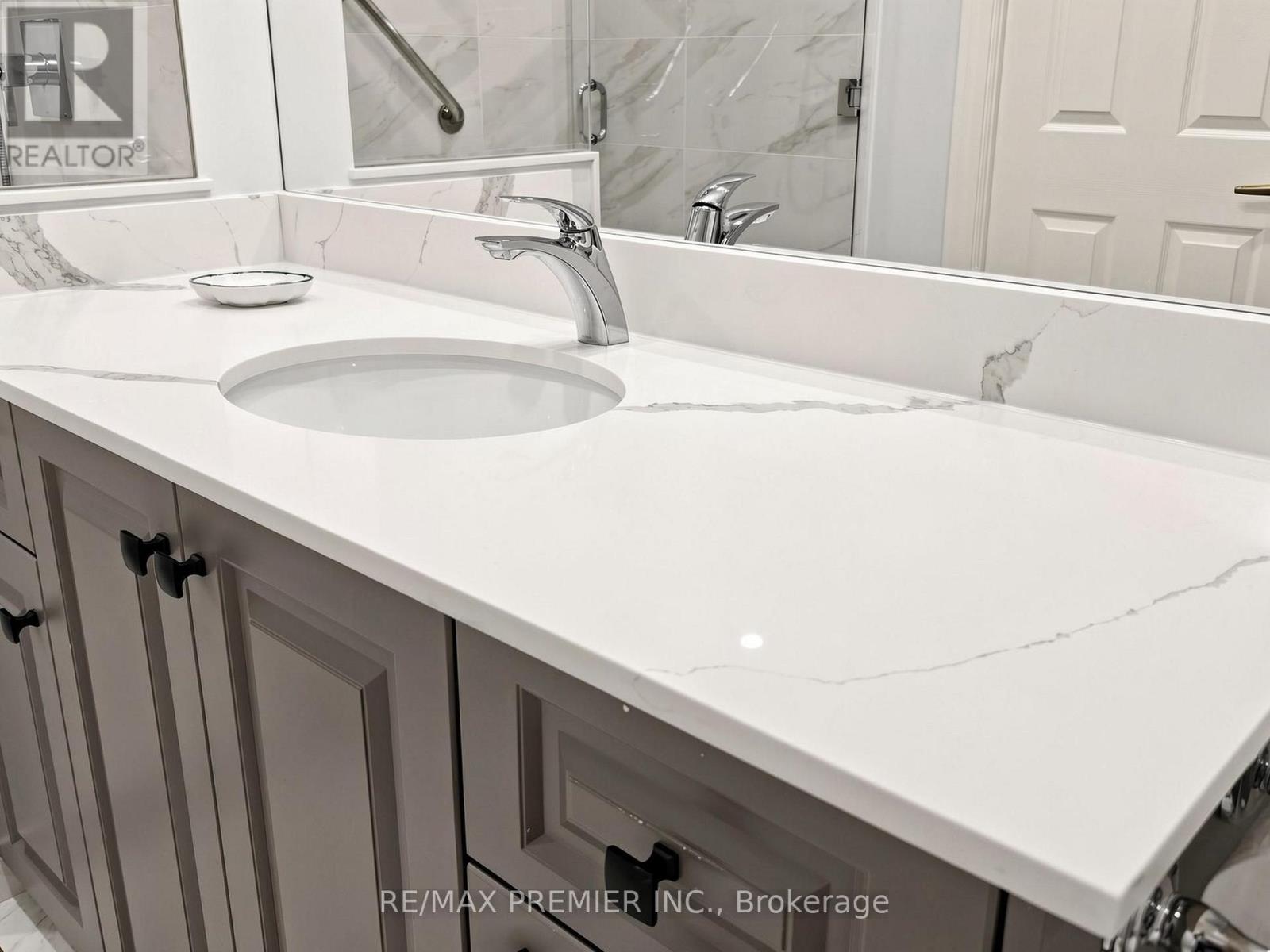 #301- 30 Anglesey Boulevard, Toronto, ON photo 32