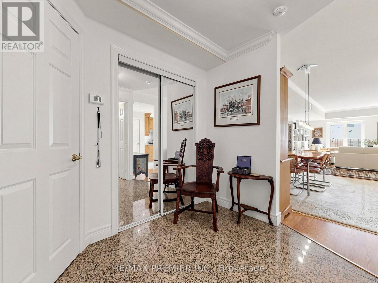#301- 30 Anglesey Boulevard, Toronto, ON photo 37