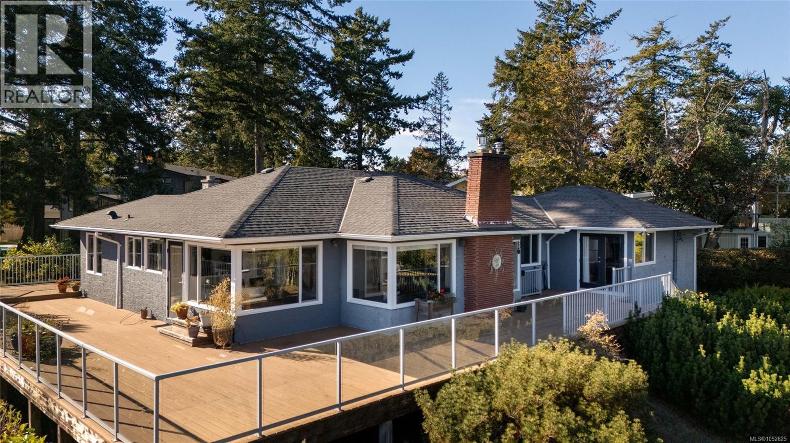  2015 Pauls Terrace, Saanich