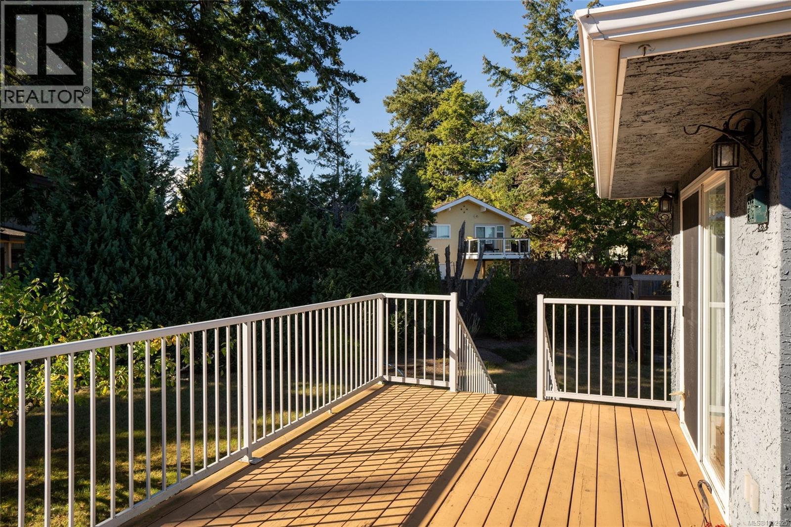  2015 Pauls Terrace, Saanich
