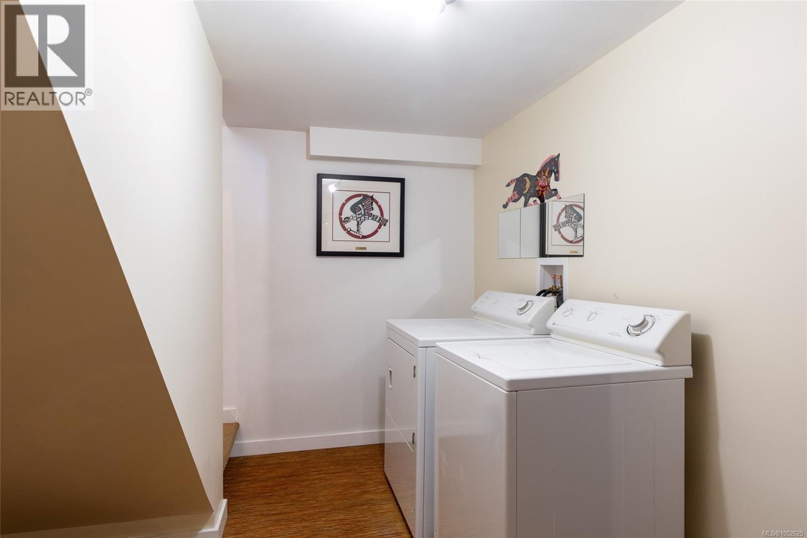 2015 Pauls Terrace, Saanich
