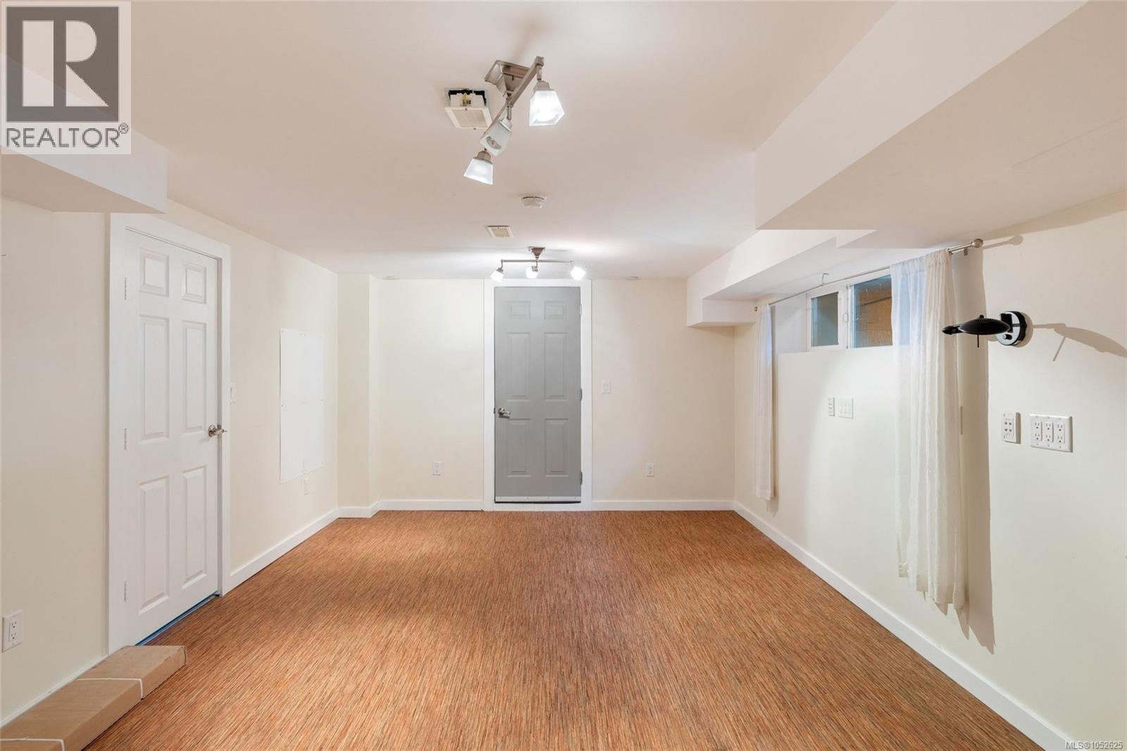  2015 Pauls Terrace, Saanich