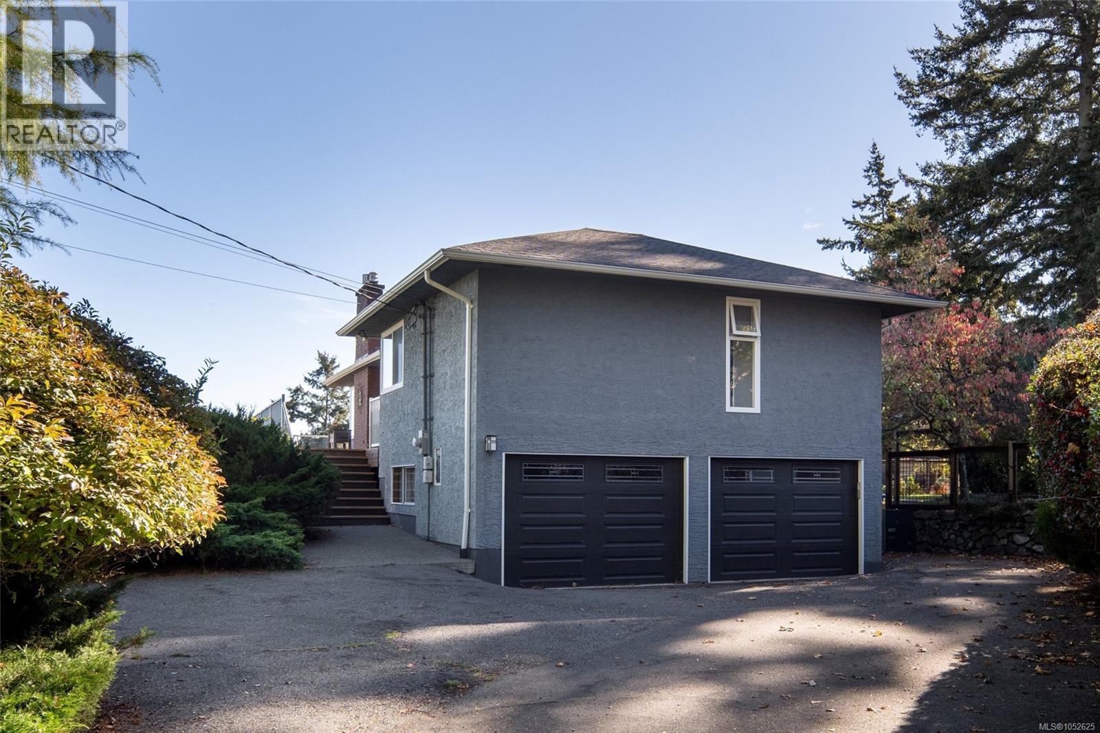  2015 Pauls Terrace, Saanich
