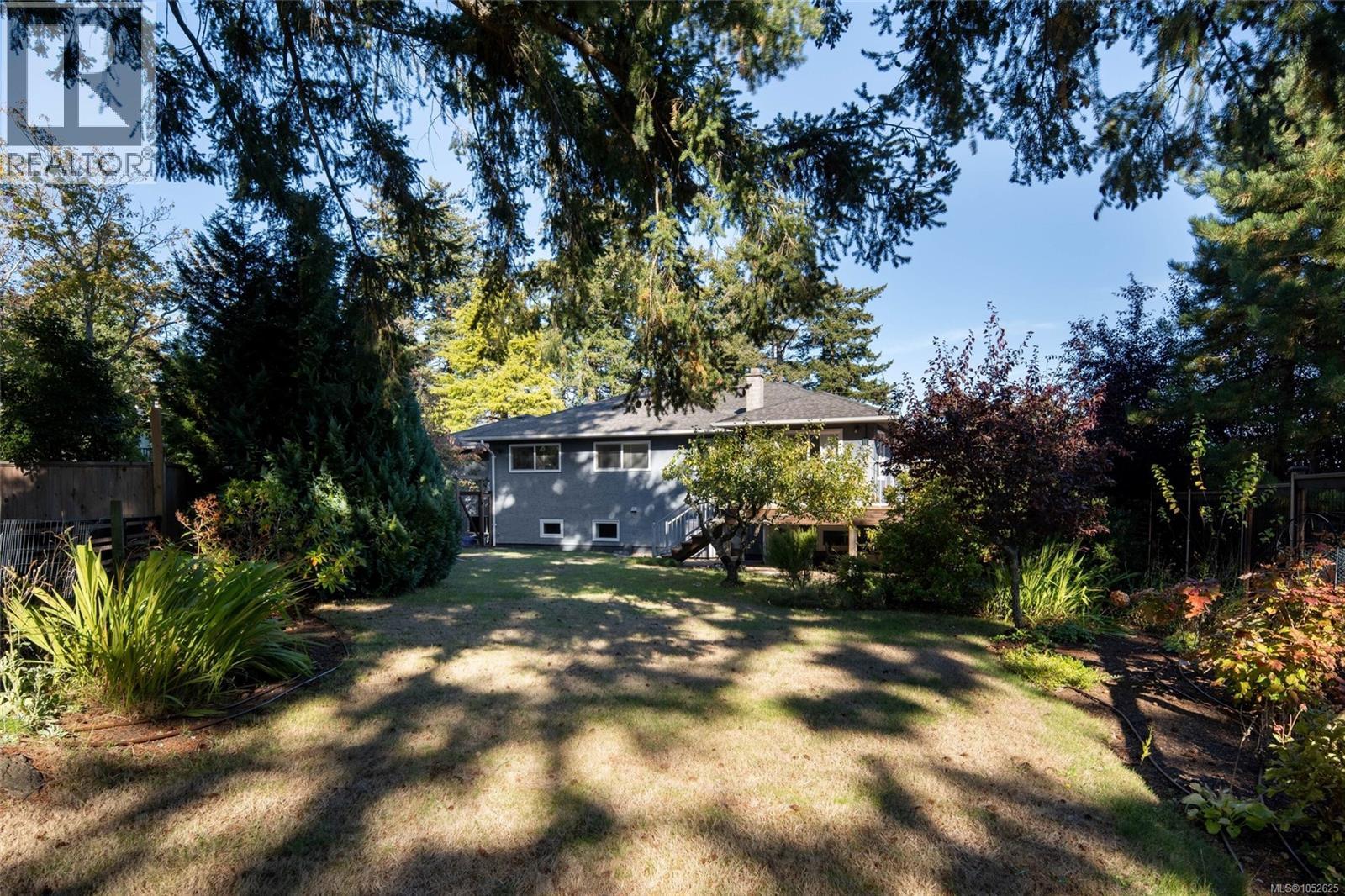  2015 Pauls Terrace, Saanich