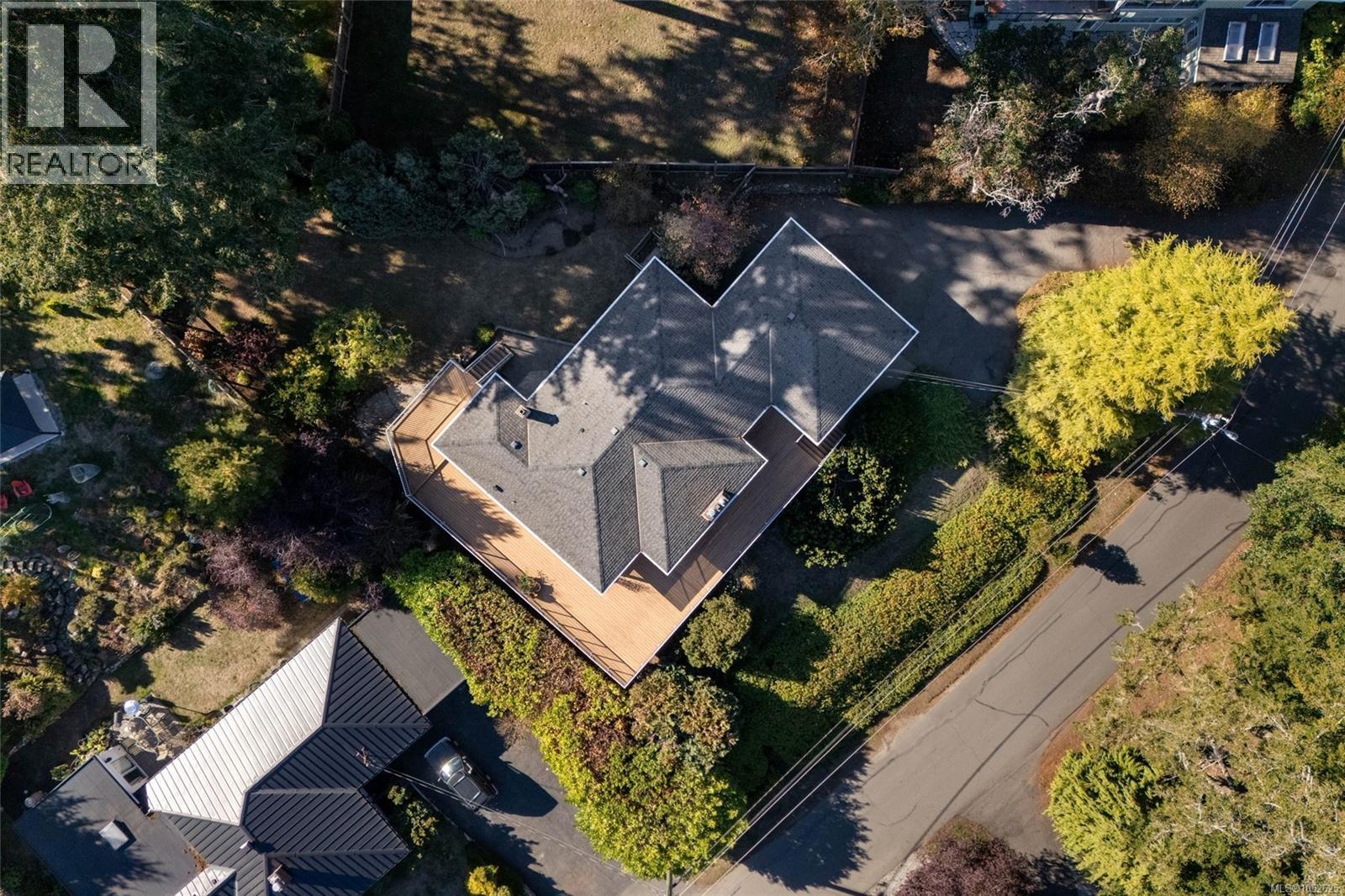  2015 Pauls Terrace, Saanich