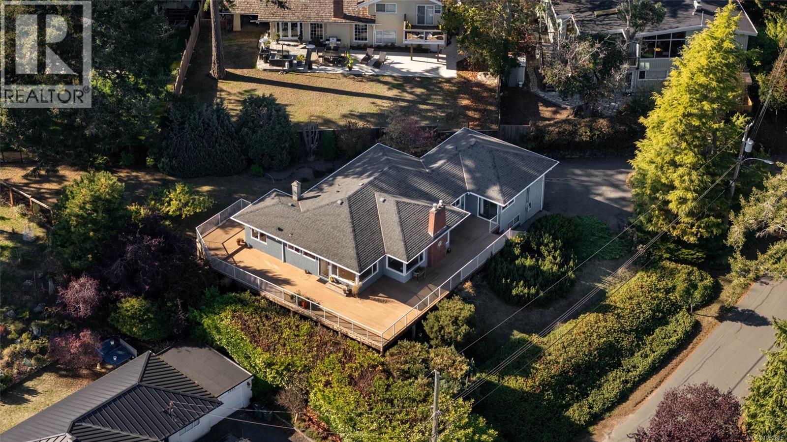  2015 Pauls Terrace, Saanich