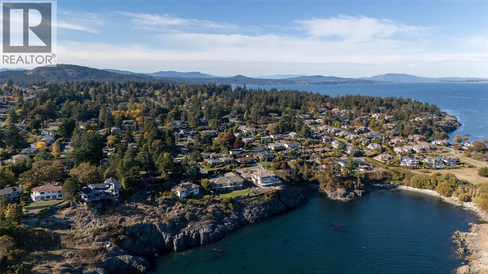  2015 Pauls Terrace, Saanich